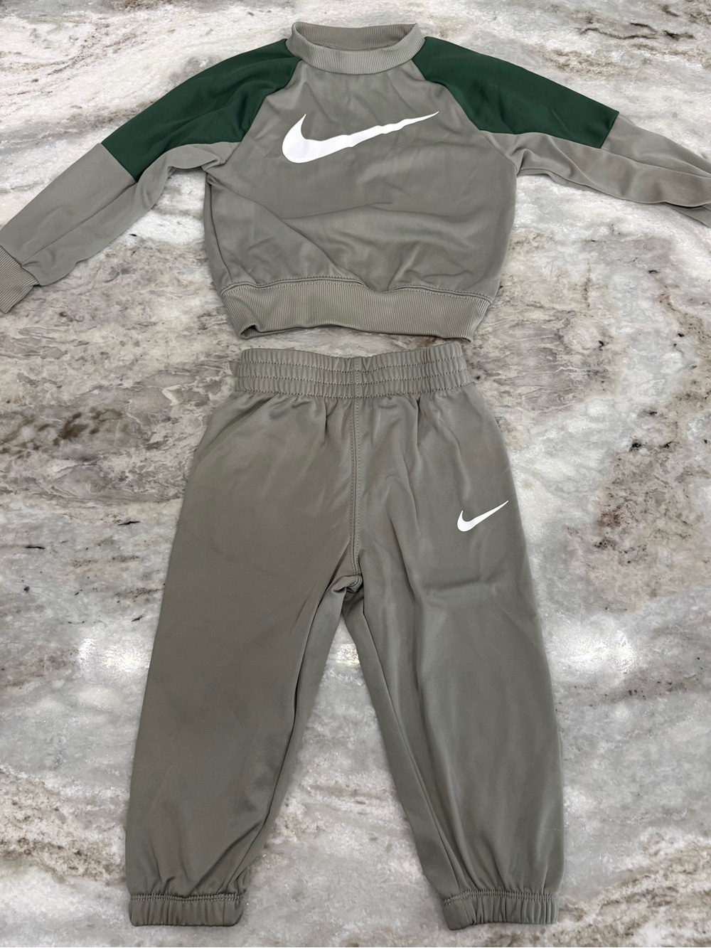 2T Toddler Boy Nike Tracksuit Matching Sweatshirt Jogger Set Drifit Olive Green
